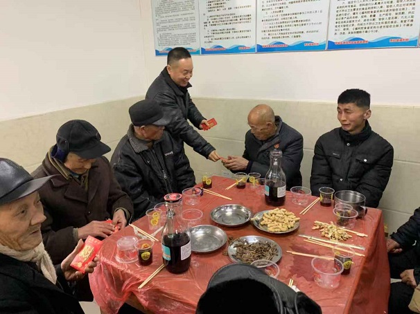 2019讓愛依舊,湖北昌利領(lǐng)導(dǎo)前往福利院慰問 2019讓愛依舊,湖北昌利領(lǐng)導(dǎo)前往福利院慰問